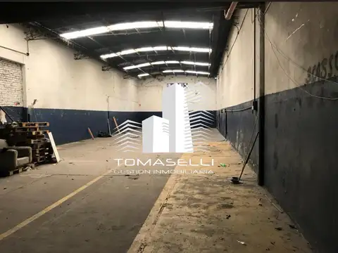 ALQUILER - RAMOS MEJIA - GALPON 580 m2 CON OFICINA - VESTUARIOS