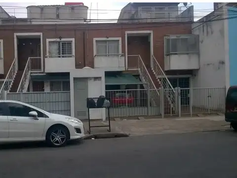 RESERVADO    Depto tipo casa de 2 amb en PB con cochera y patio, sin expensas