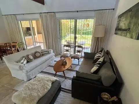 Casa en Alquiler Temporal en Bella Vista, USD 2.400
