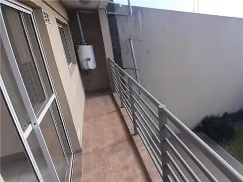 Depto Tipo Casa en Alquiler de 1 dormitorio