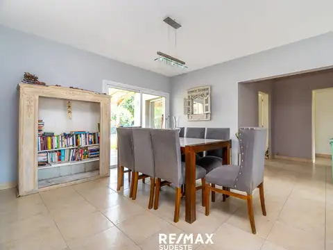 Casa 5 ambientes con 3 baños