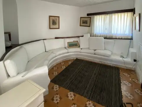 Casa en alquiler temporario c/ cochera en Cantegril