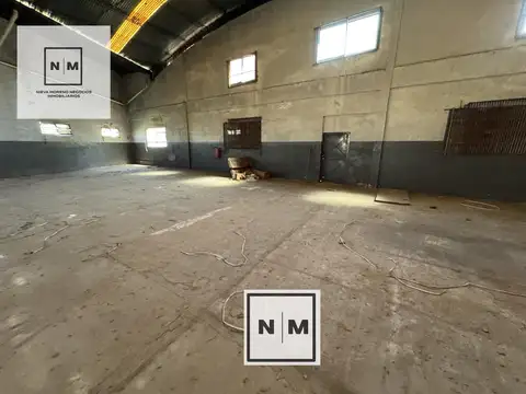 Venta - Depósito - Dos Plantas - Pompeya