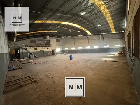 Venta - Depósito - Dos Plantas - Pompeya