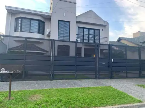 Importante Casa en Barrio los Cedros