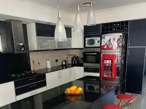 Casa en Venta en Quilmes Oeste, USD 400.000