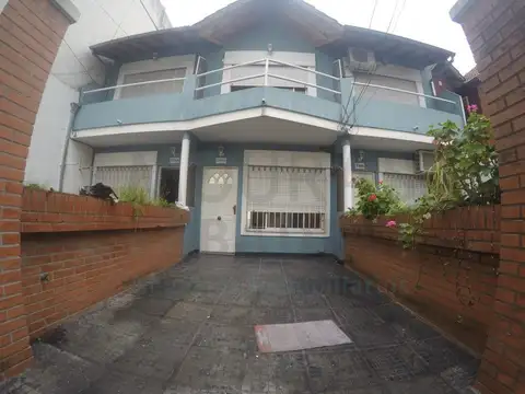 ALQUILER DUPLEX - COCHERA - PATIO - 2 DORMITORIOS