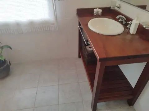 Casa en Alquiler en Valeria del Mar, USD 1.200