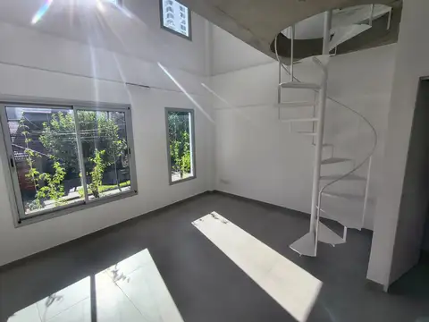 Dúplex tipo loft a estrenar con terraza propia y parrilla – imperdible