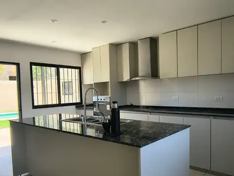 HERMOSA CASA MAS DEPARTAMENTO EN CHACRAS DE CORIA