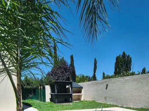 Casa 10 ambientes con 5 baños