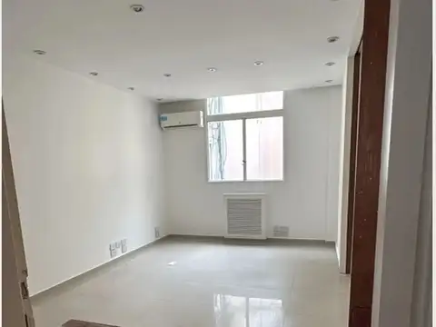 Oficina 5 ambientes con 2 baños