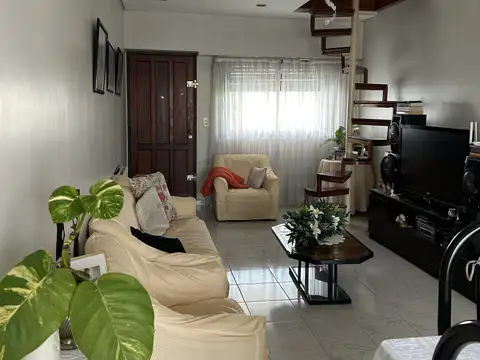 Departamento 7 ambientes con 3 baños