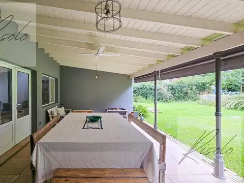 Casa en Venta con 3 cocheras