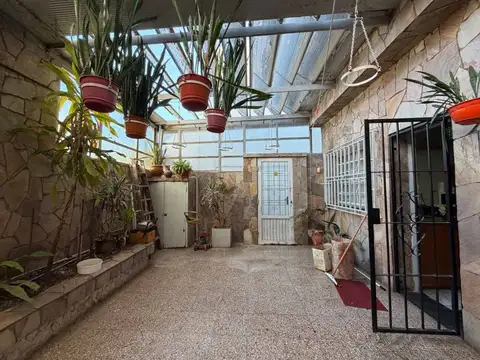 VENTA CASA 2 DORMITORIOS EN LA FLORIDA