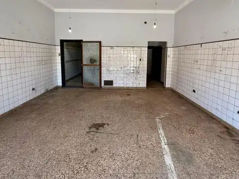 Local en Alquiler en Sarandi, $ 250.000