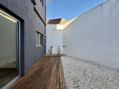 Depto Tipo Casa en Venta de 2 ambientes