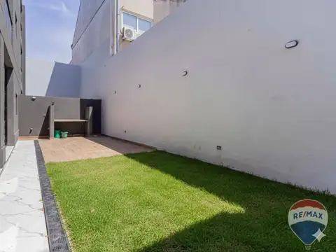 VENTA 3 AMBIENTES A ESTRENAR PATIO JARDIN COCHERA