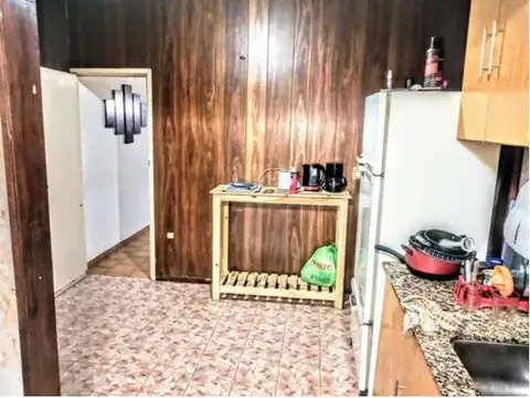 Casa 6 ambientes con 2 baños