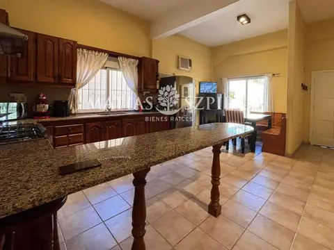 Casa 4 ambientes con 4 baños