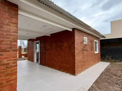 Casa en Venta en Puerto Gral San Martin, USD 40.000