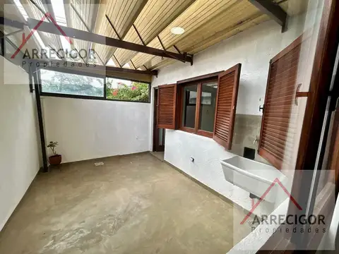 Depto Tipo Casa en Alquiler de 2 ambientes