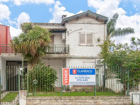 Espectacular casa de 6 ambientes en dos plantas