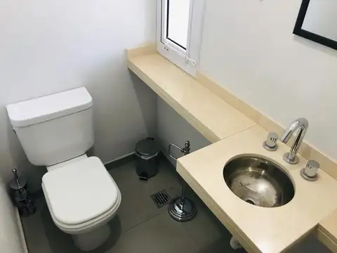 Casa en Alquiler con 1 cochera
