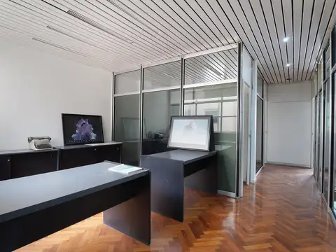 VENTA OFICINA 82 M² - 3 DESPACHOS - SALA DE REUNIONES - MONSERRAT - AMOBLADO
