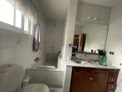 Depto Tipo Casa en Venta con 2 cocheras