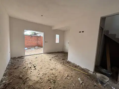 Casa 3 ambientes con 1 baño