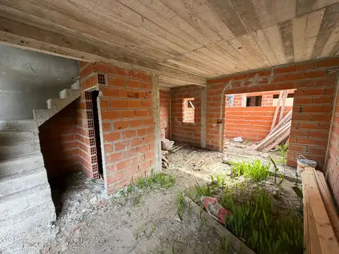 Casa 3 ambientes con 1 baño