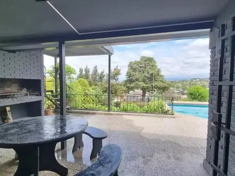 VENDO CASA CARLOS PAZ 3 DORMITORIOS