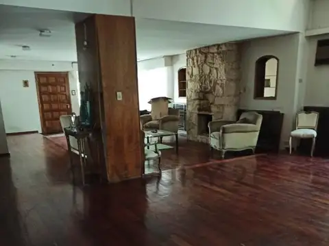 Ilolay 3200, Piso 0