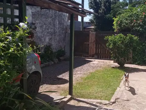 imperdible Casa en esquina excelente ubicación muy tranquilo