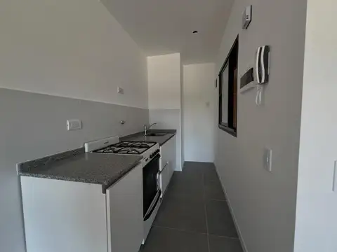 Casa 2 ambientes con 1 baño
