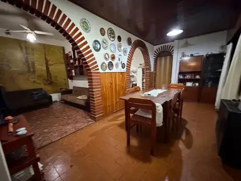 Casa en Venta con 4 cocheras