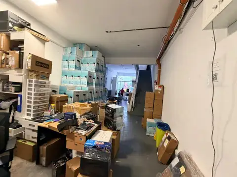 Muy buen local comercial en Velasco y Serrano
