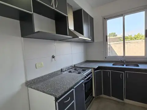 Depto Tipo Casa en Alquiler en Ituzaingo, $ 1.080.000