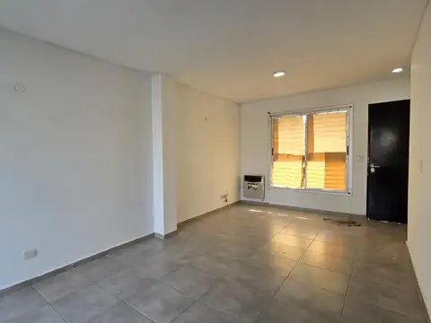 Depto Tipo Casa en Alquiler de 3 ambientes