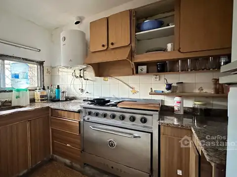 Depto Tipo Casa en Venta en Barrio Parque, USD 145.000
