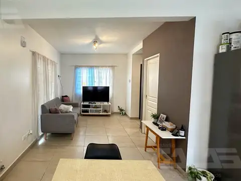 Depto Tipo Casa en Venta 8 años