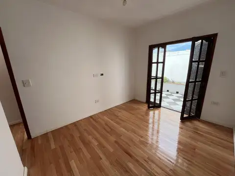 Depto Tipo Casa 4 ambientes con 2 baños