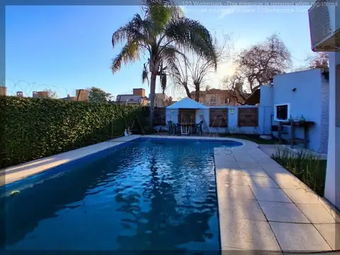 Casa en Marcos Paz Centro. ENCANTADORA 