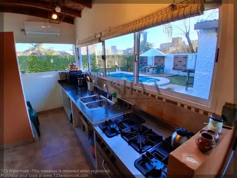 Casa 4 ambientes con 3 baños