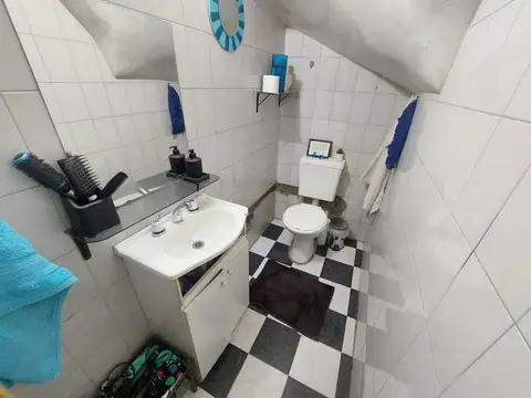 Casa 6 ambientes con 1 baño