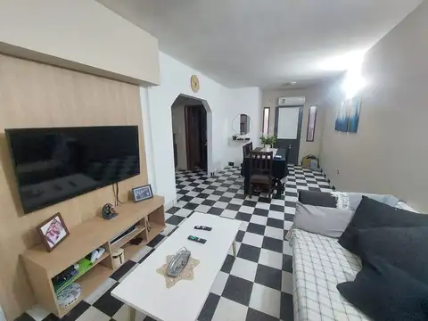 VENTA CASA + DPTOS A REFACCIONAR