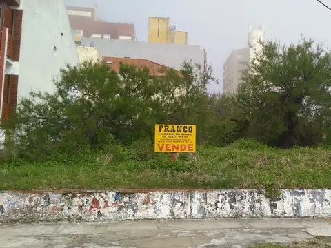 Terreno en Venta 25  mts Fondo