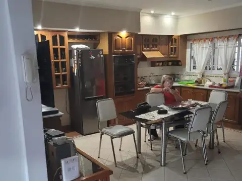 Depto Tipo Casa en Venta en Lomas del Mirador, USD 140.000