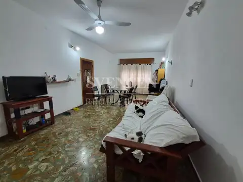 Casa 5 ambientes con 2 baños
